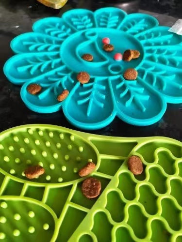 Fish-Shaped Silicone Slow-Feed Lick Mat